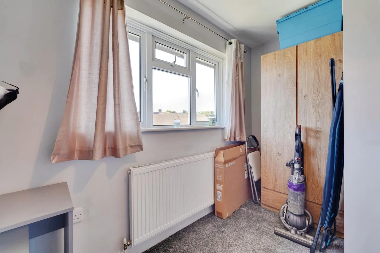 Eaton Valley Road, Luton, LU2, photo 14