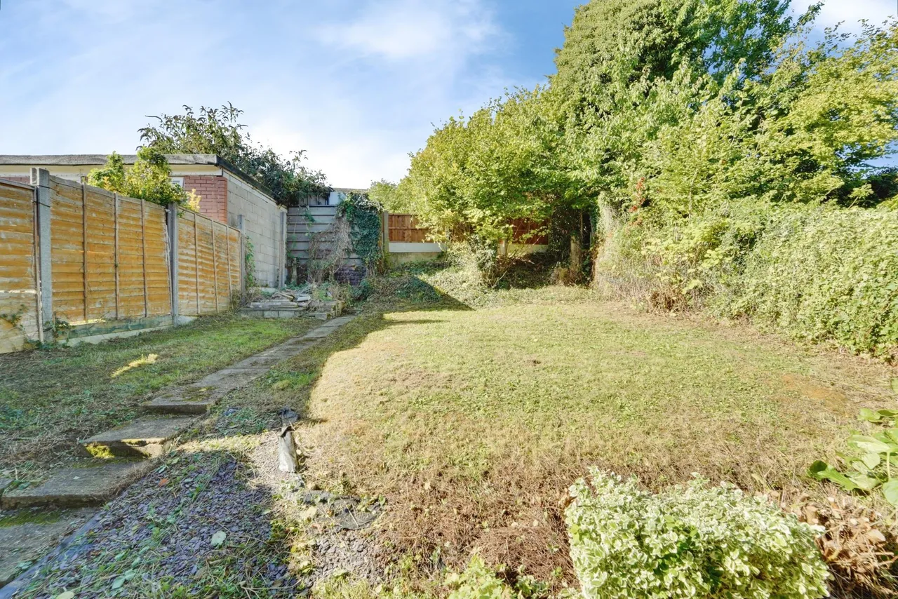 Eaton Valley Road, Luton, LU2, photo 25