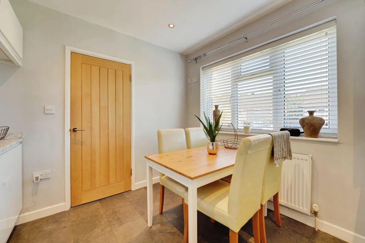Eaton Valley Road, Luton, LU2, photo 22