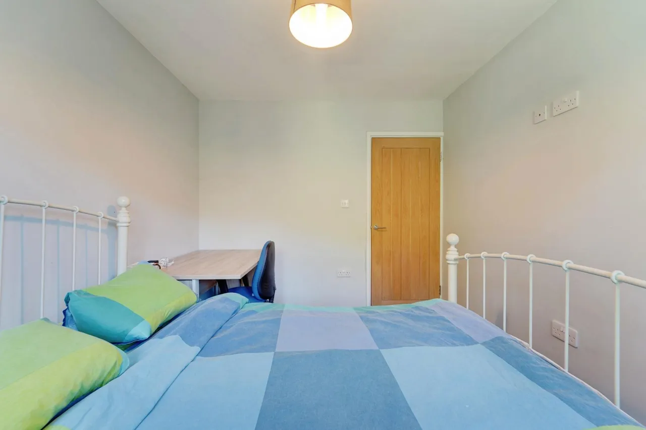 Eaton Valley Road, Luton, LU2, photo 17