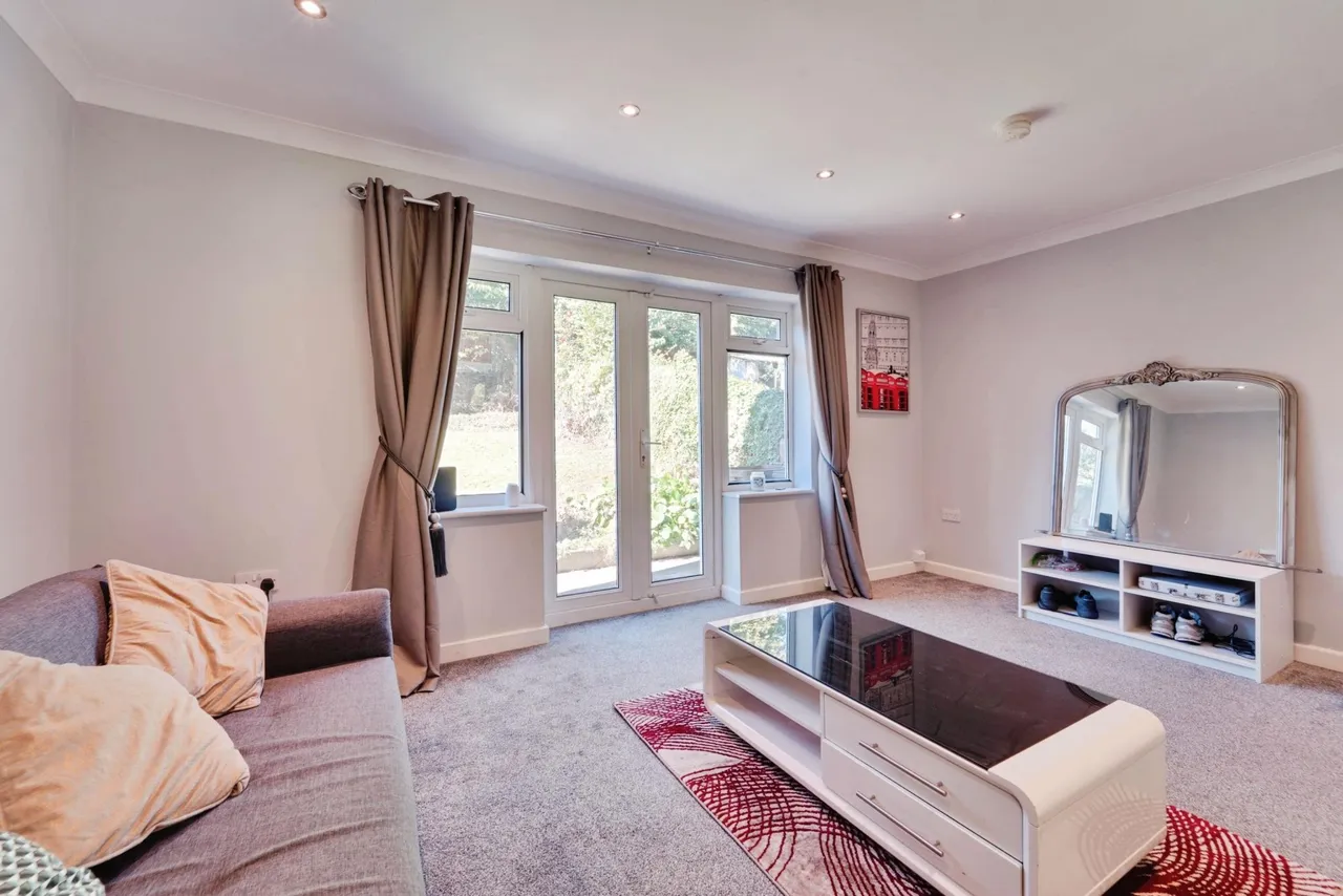 Eaton Valley Road, Luton, LU2, photo 5