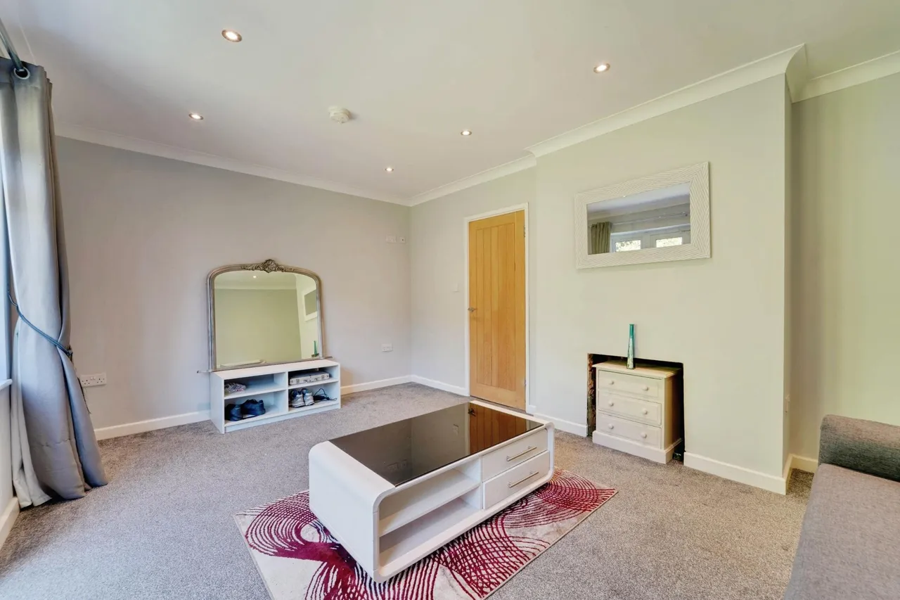 Eaton Valley Road, Luton, LU2, photo 7