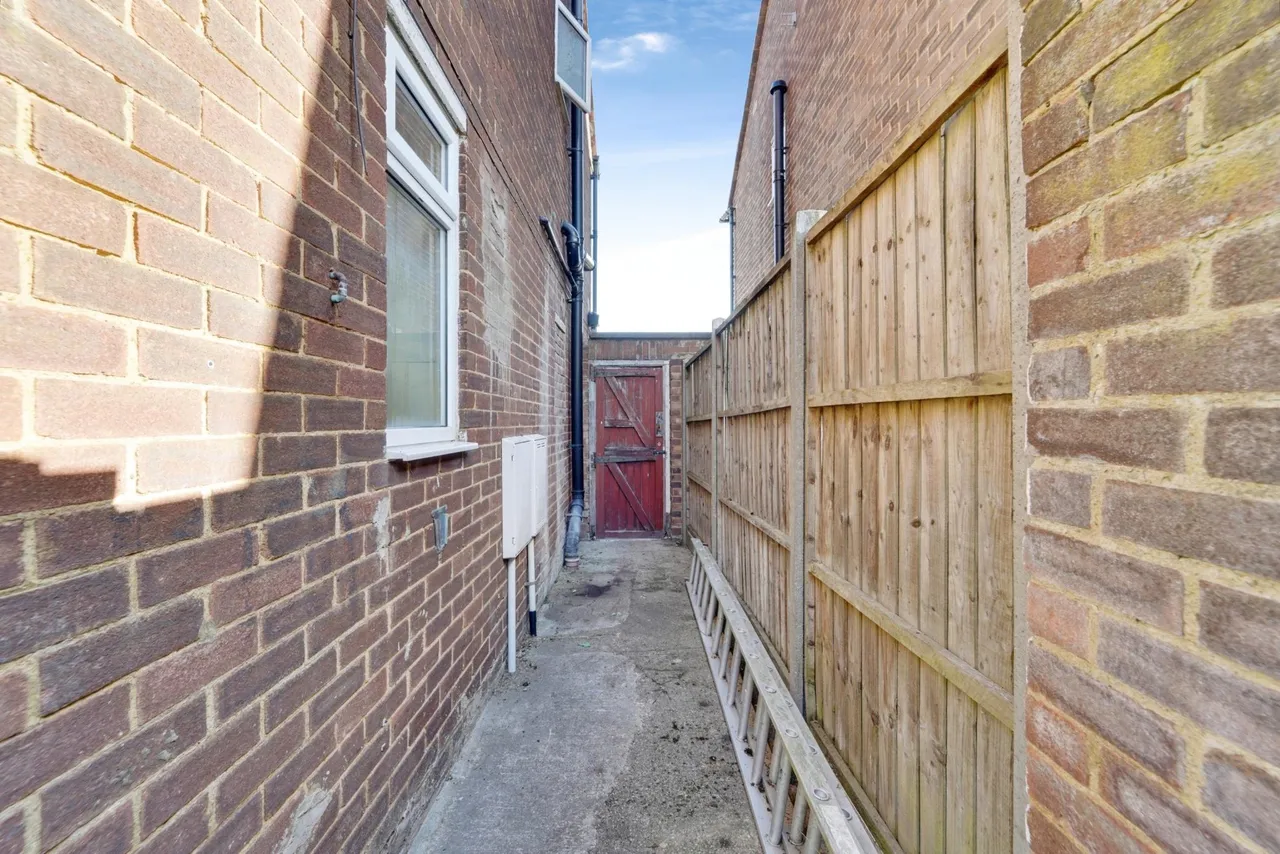 Eaton Valley Road, Luton, LU2, photo 26