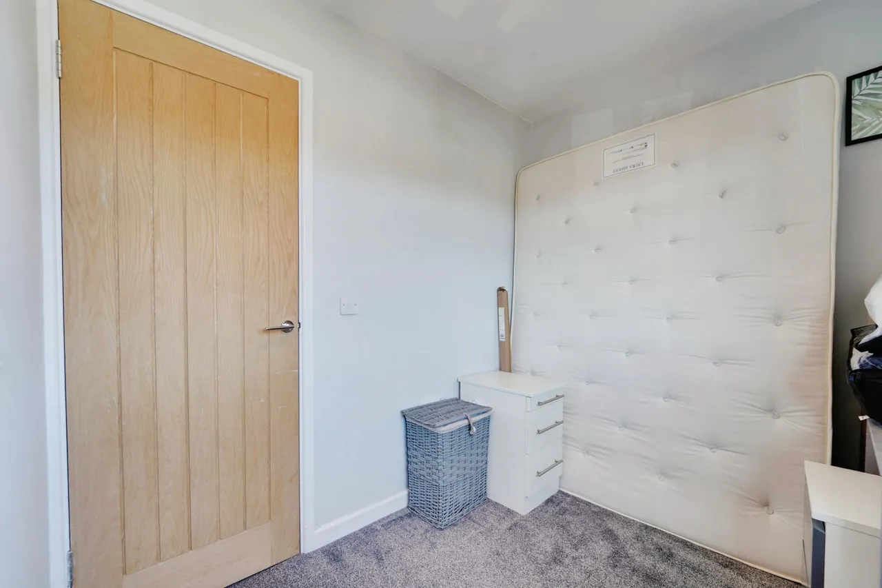 Eaton Valley Road, Luton, LU2, photo 15