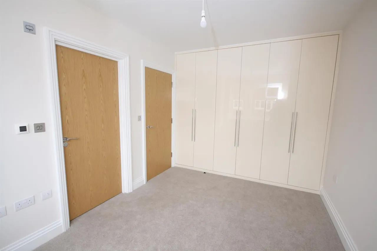 Oaks Lane, Great Bookham, KT23, photo 5