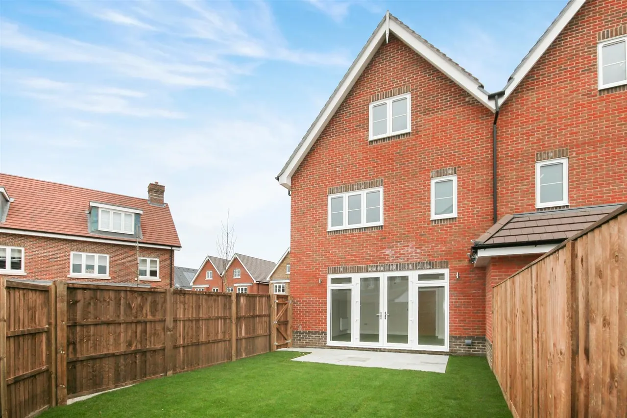 Oaks Lane, Great Bookham, KT23, photo 8