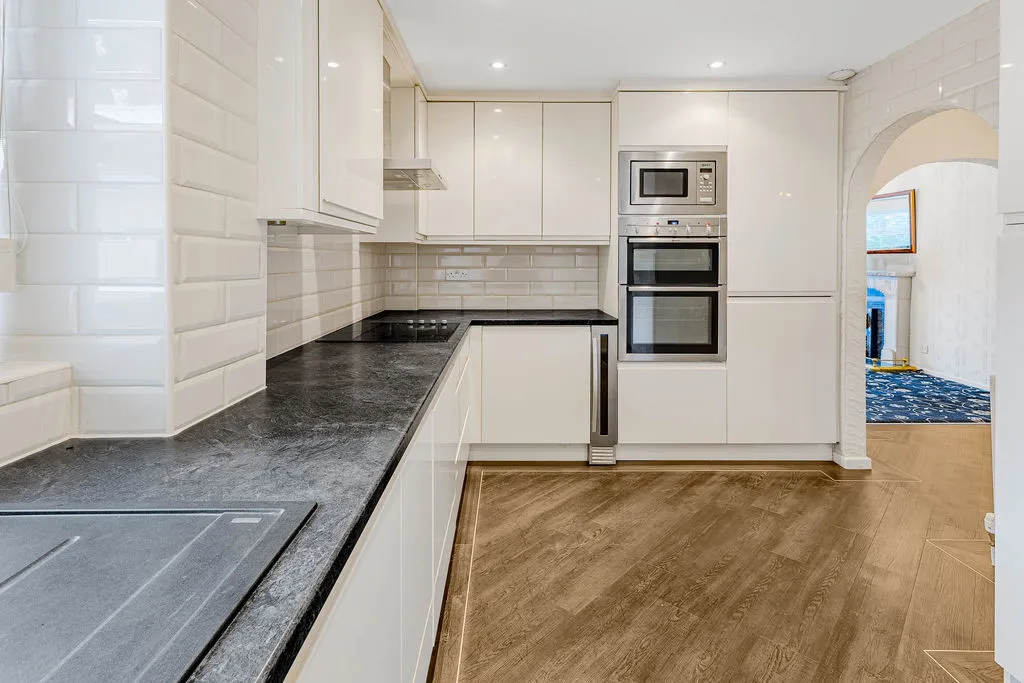 Cherrington Drive, Rochdale OL11 2XS, photo 6