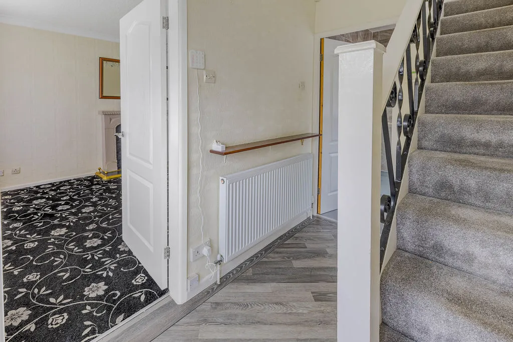 Cherrington Drive, Rochdale OL11 2XS, photo 2