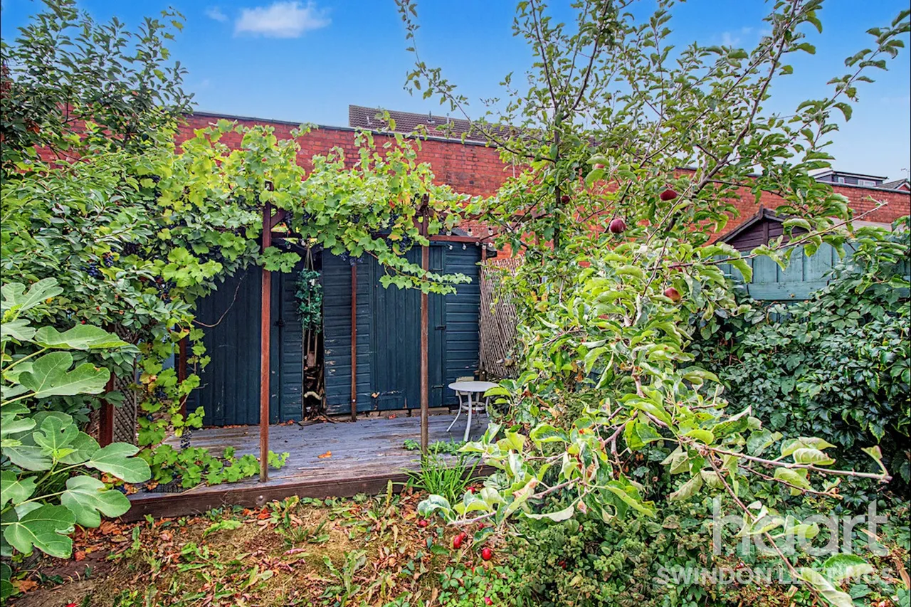 Redcliffe Street, SN2, photo 14