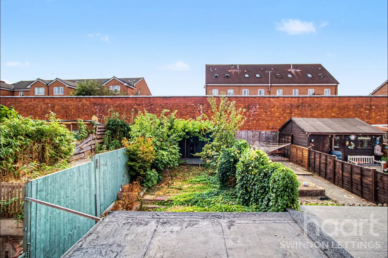 Redcliffe Street, SN2, photo 12