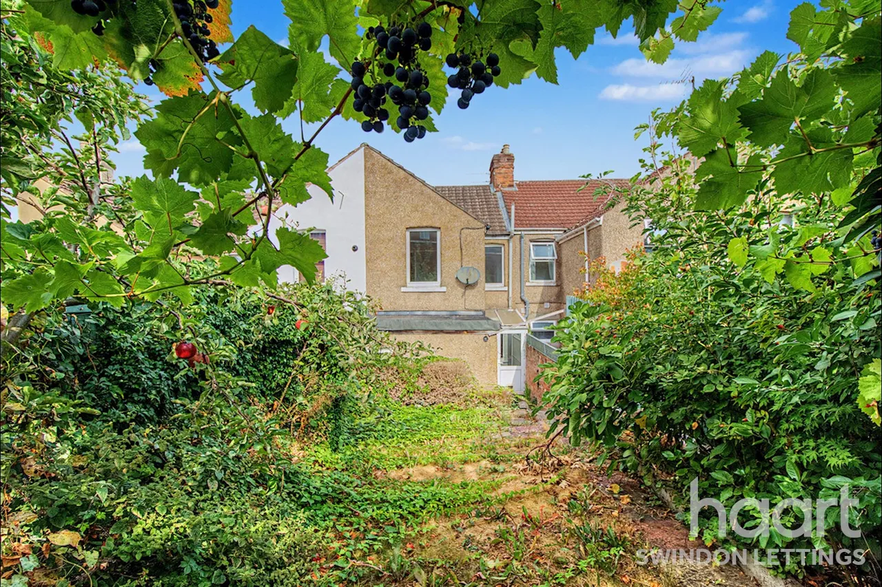 Redcliffe Street, SN2, photo 3
