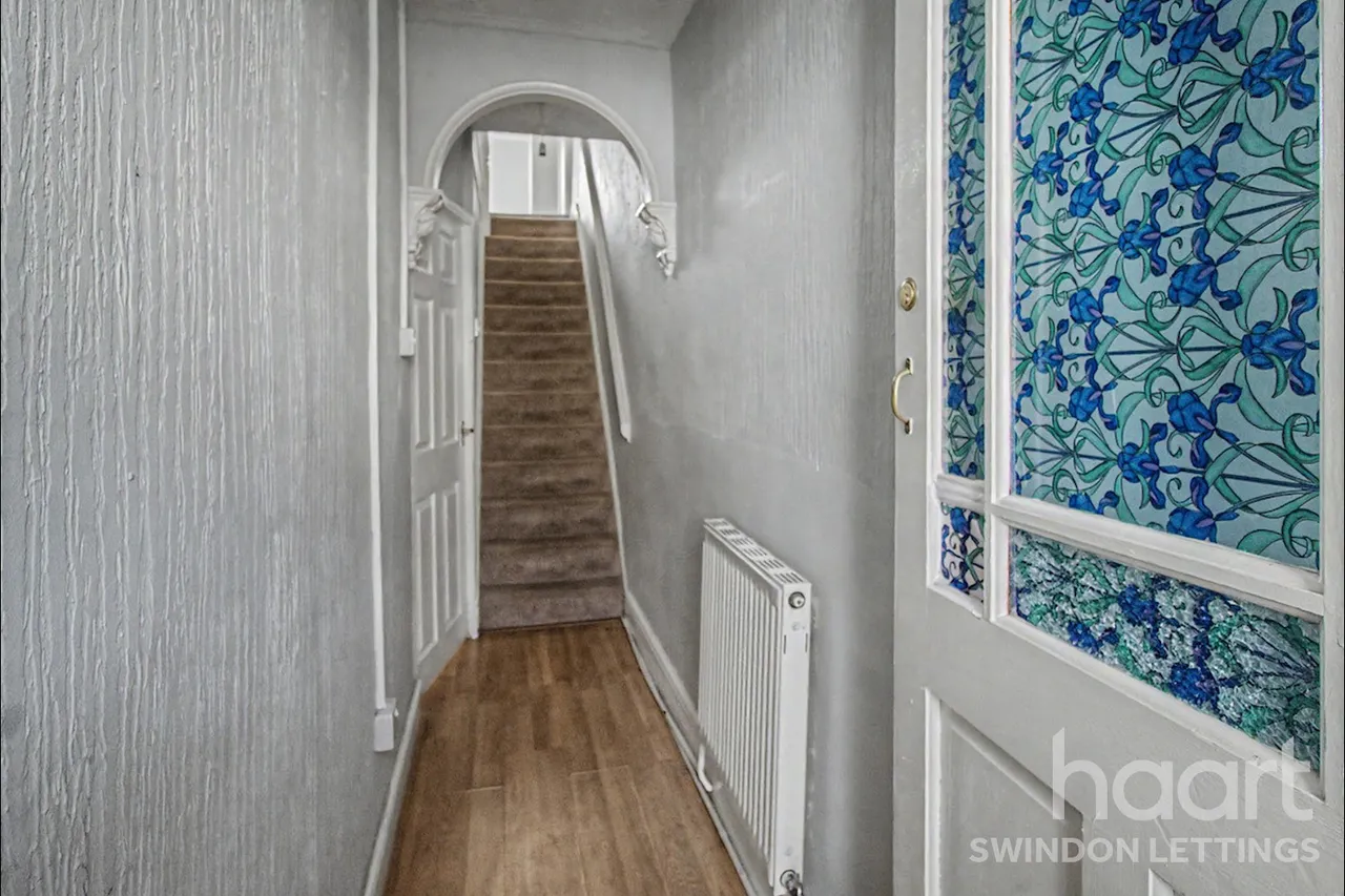 Redcliffe Street, SN2, photo 4