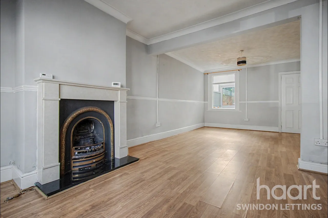 Redcliffe Street, SN2, photo 5