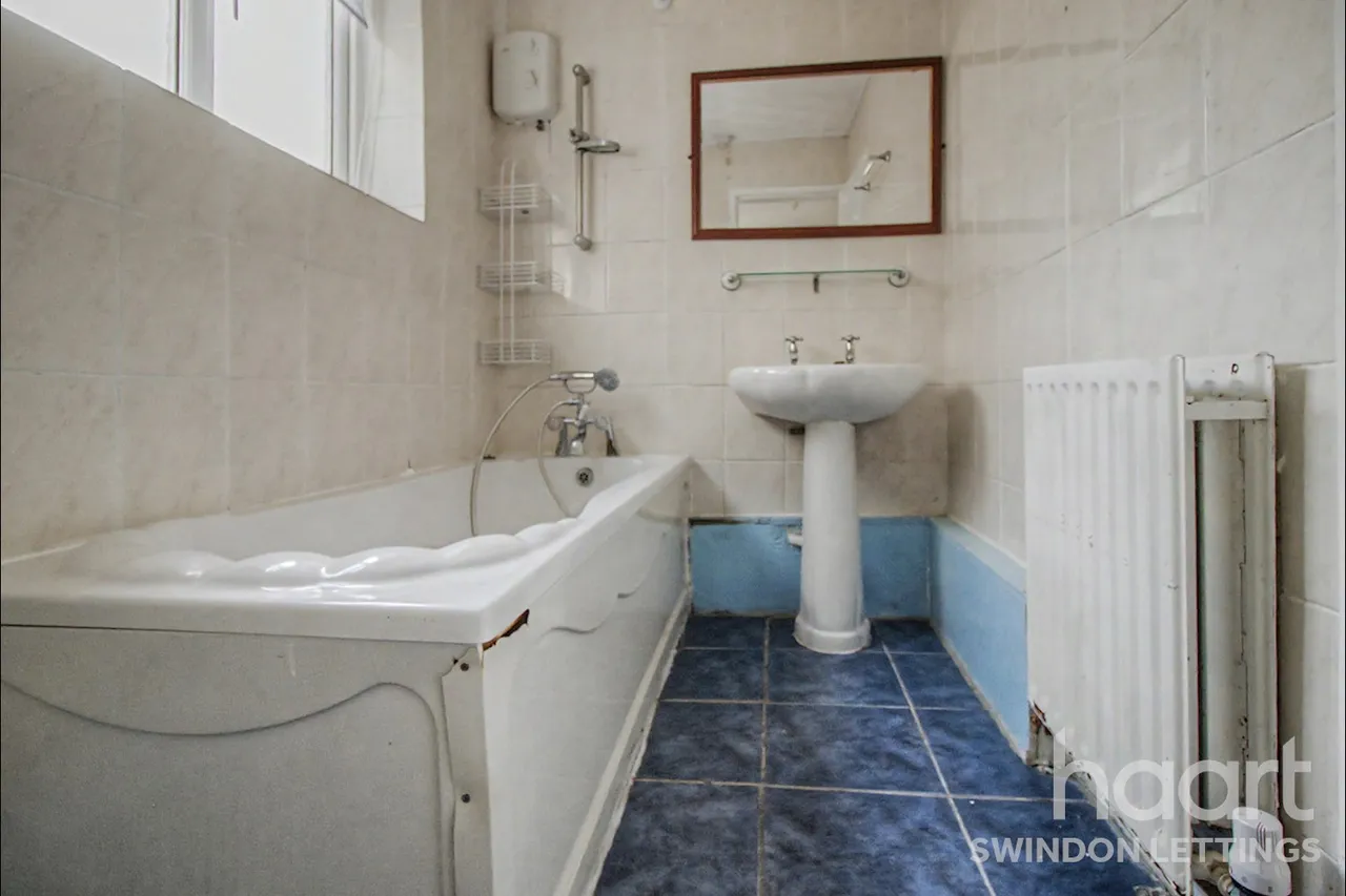 Redcliffe Street, SN2, photo 8
