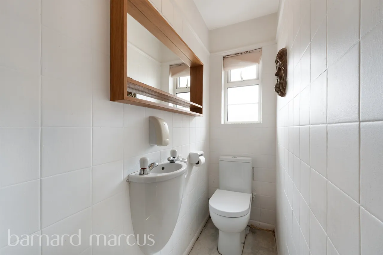 Upper Richmond Road West, East Sheen, London, photo 12