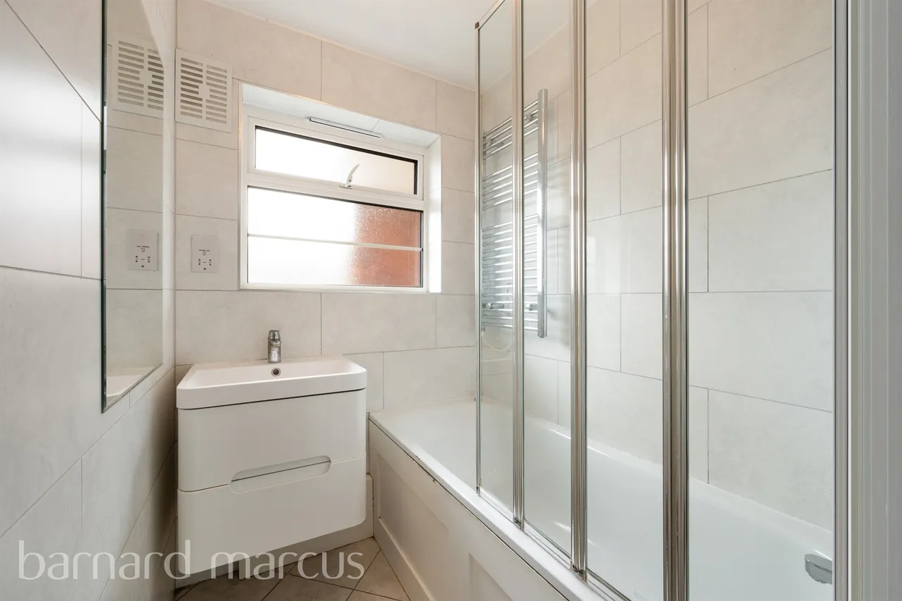 Upper Richmond Road West, East Sheen, London, photo 7