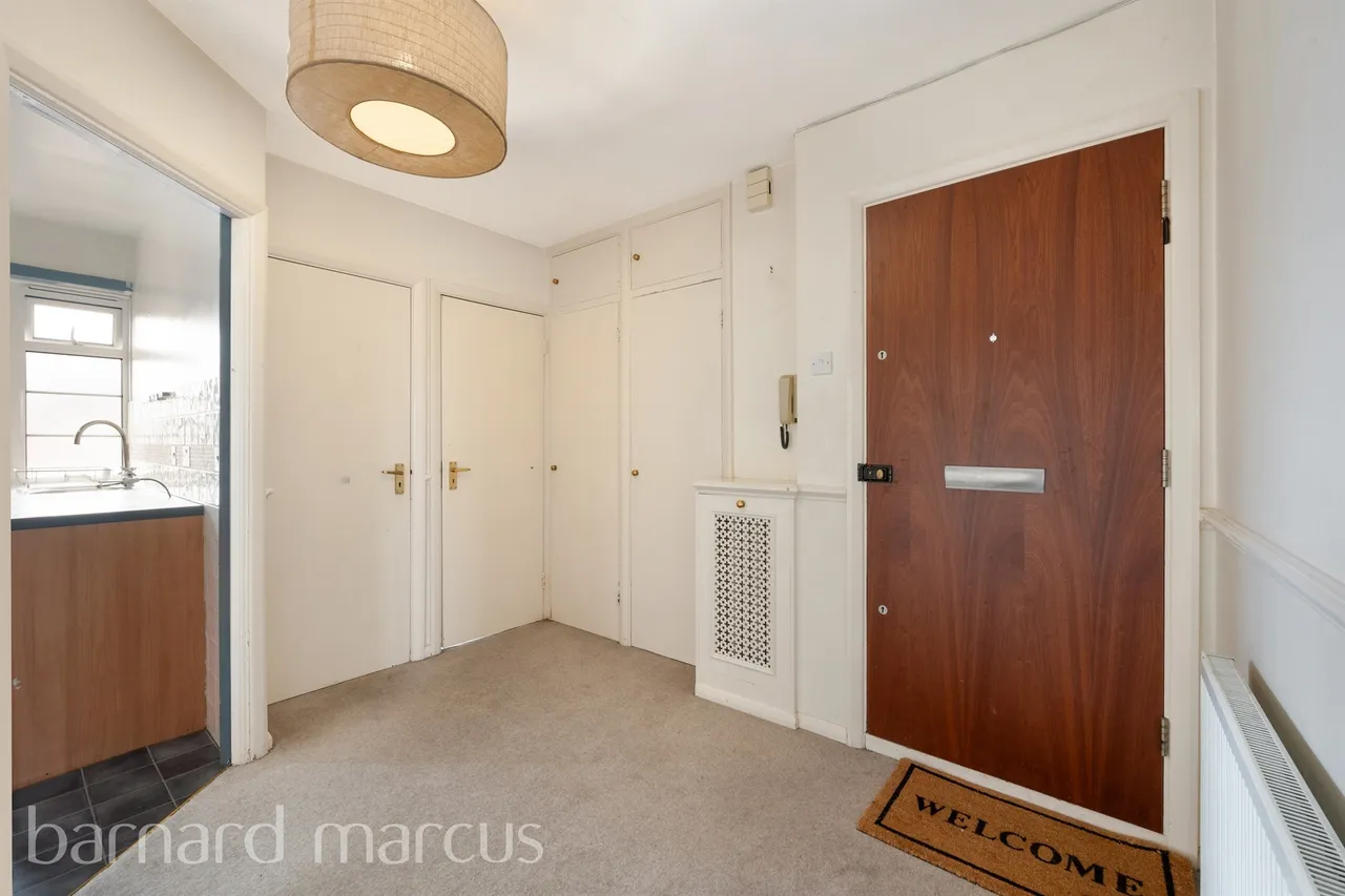 Upper Richmond Road West, East Sheen, London, photo 11