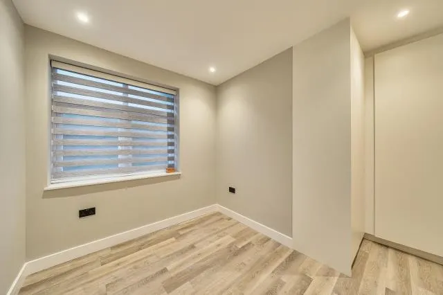 Totteridge Lane, London, N20, photo 11