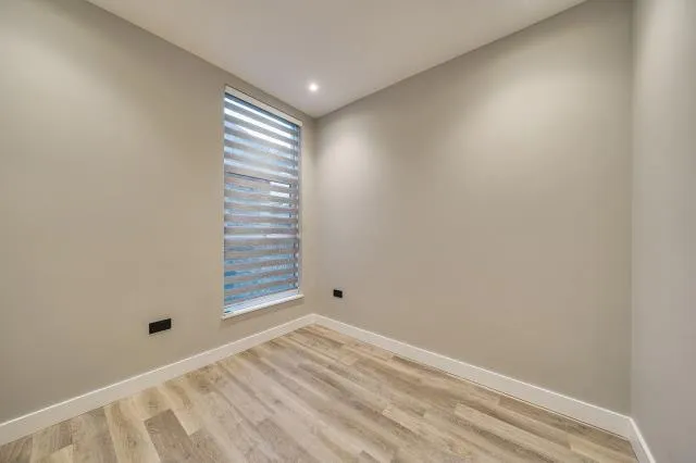 Totteridge Lane, London, N20, photo 12