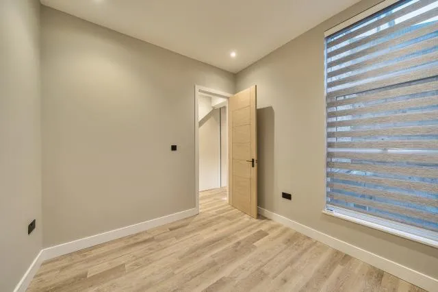 Totteridge Lane, London, N20, photo 13