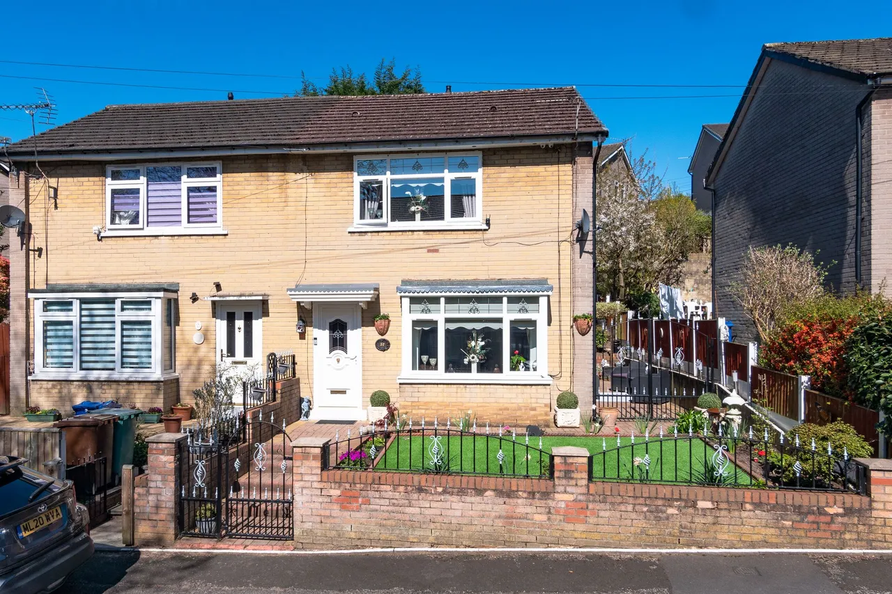 2 bed house for sale — Halliwell Road, Prestwich, M25