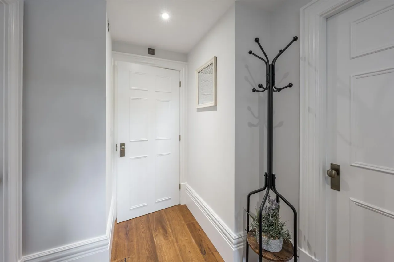 Broadfield House, Kingswinford, DY6 9NS, photo 11