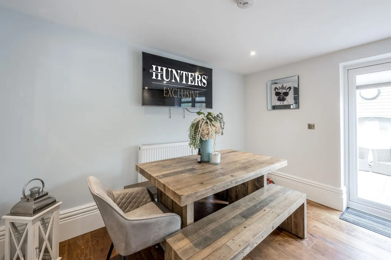 Broadfield House, Kingswinford, DY6 9NS, photo 9