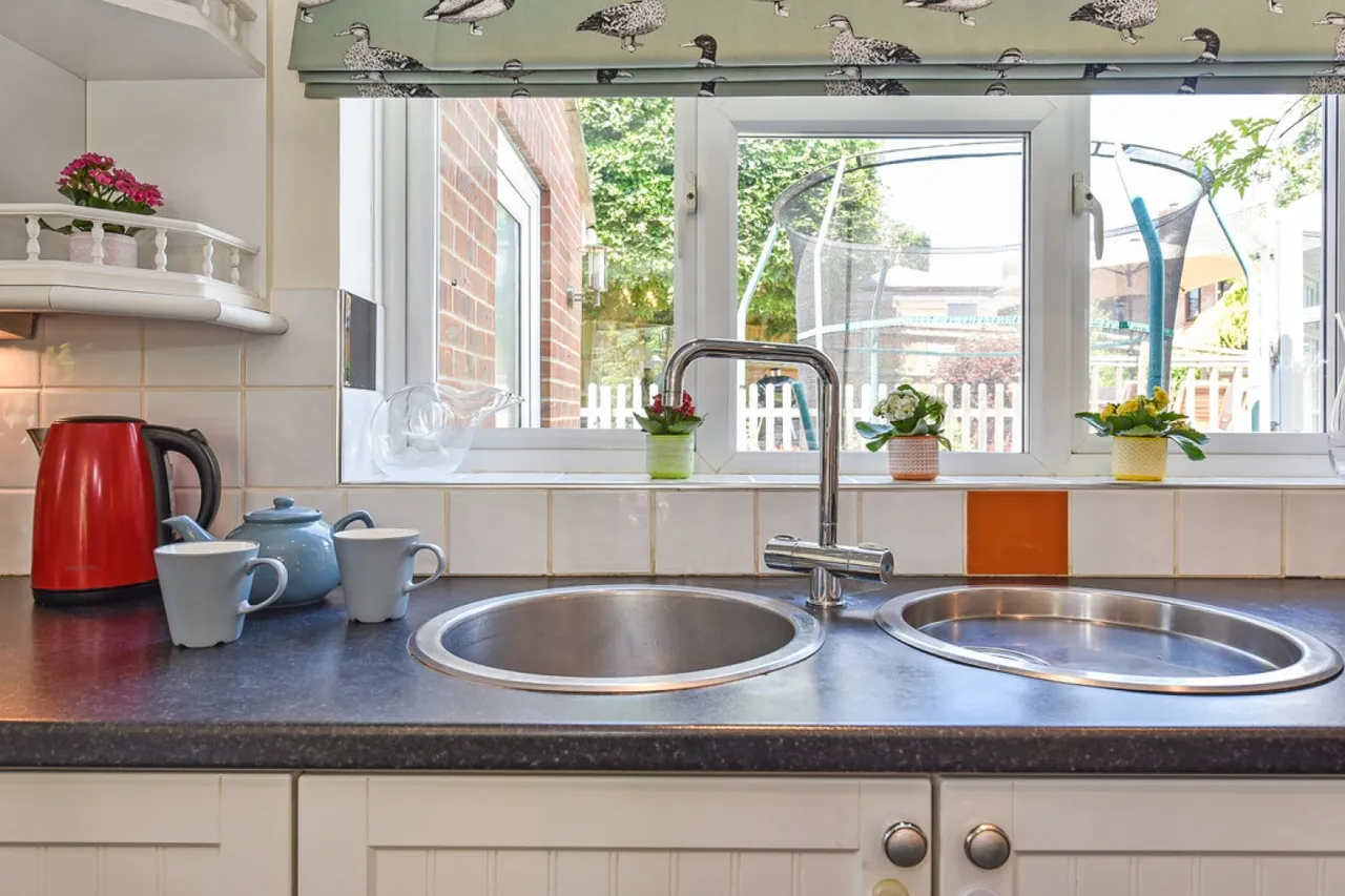 Juniper Close, Badger Farm, photo 7