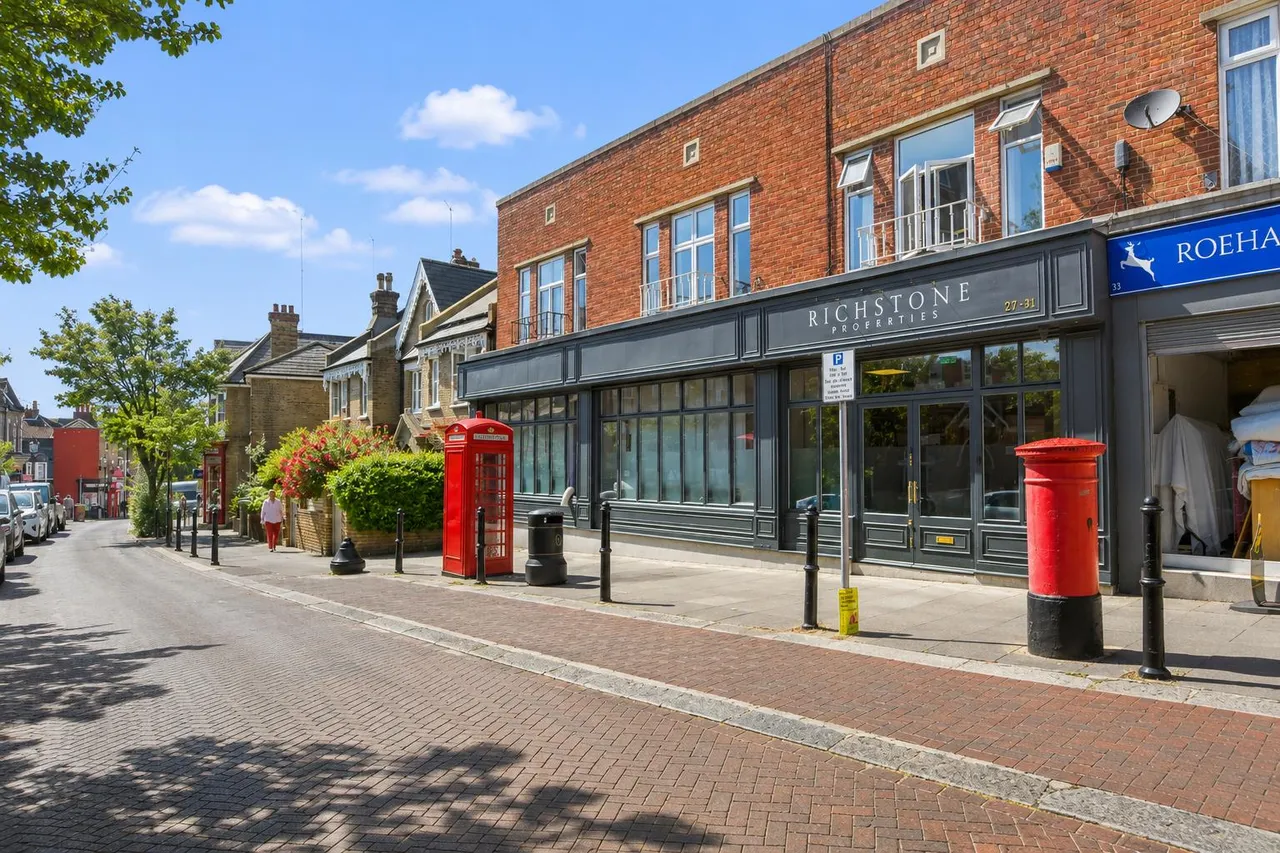 Roehampton High Street, London, SW15, photo 2