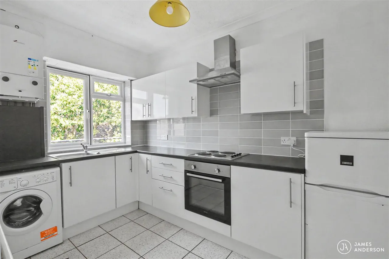 Roehampton High Street, London, SW15, photo 4