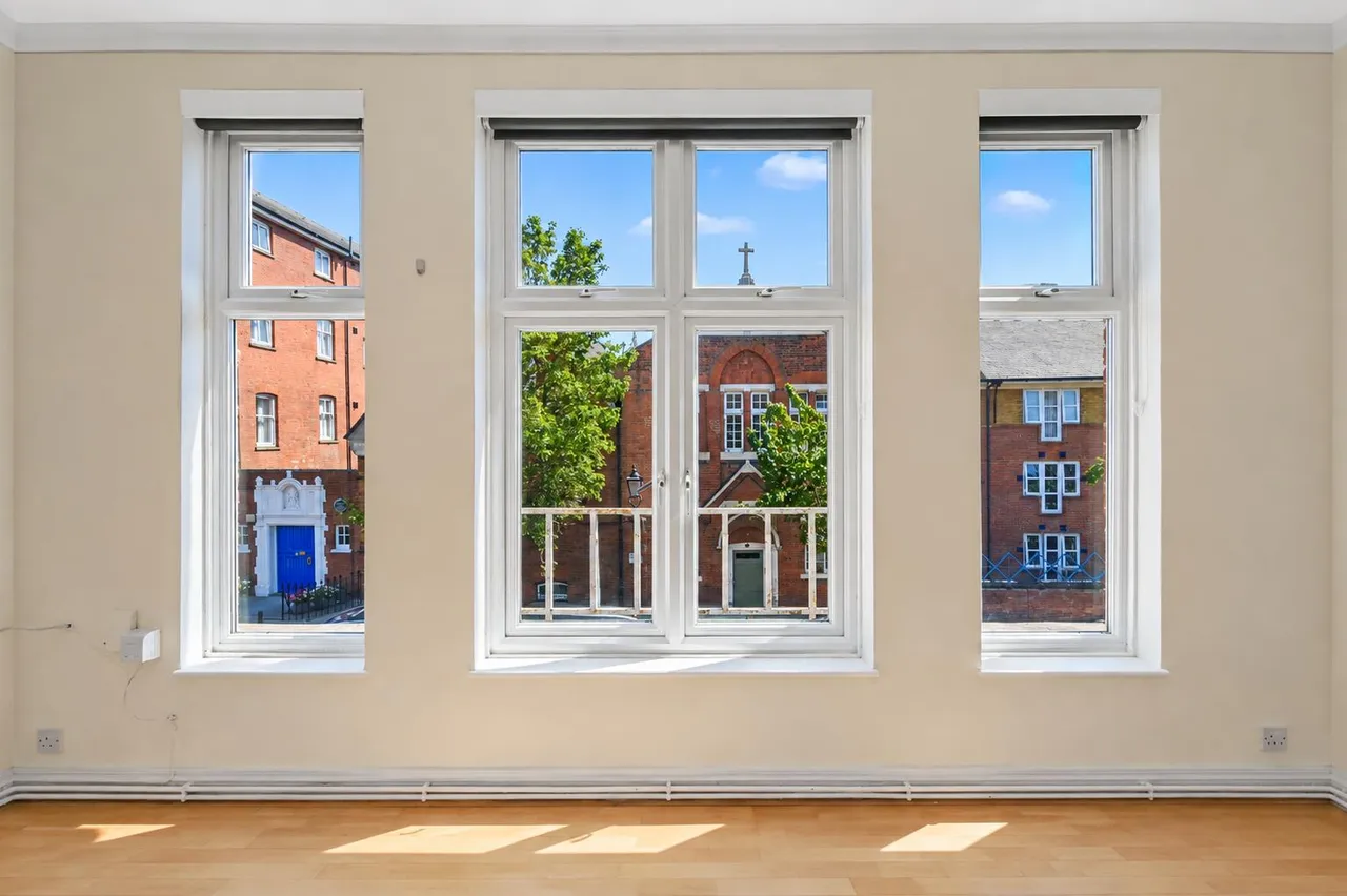 Roehampton High Street, London, SW15, photo 3