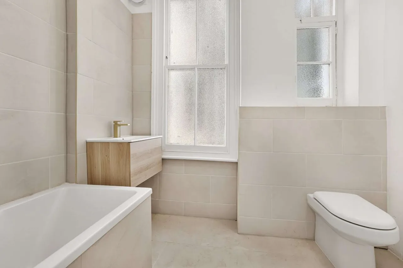 Sutton Court, Fauconberg Road, London, W4 3JG, photo 10