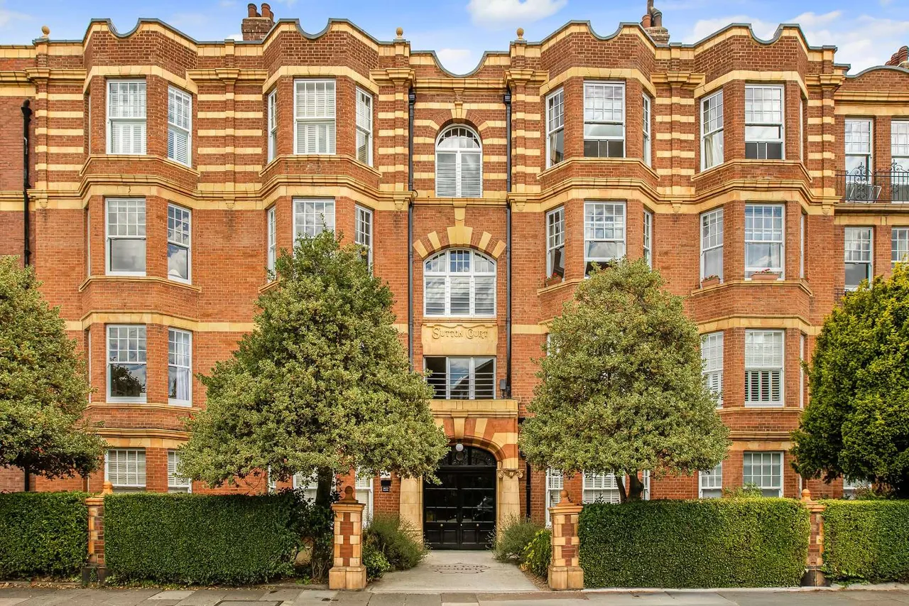 Sutton Court, Fauconberg Road, London, W4 3JG, photo 2