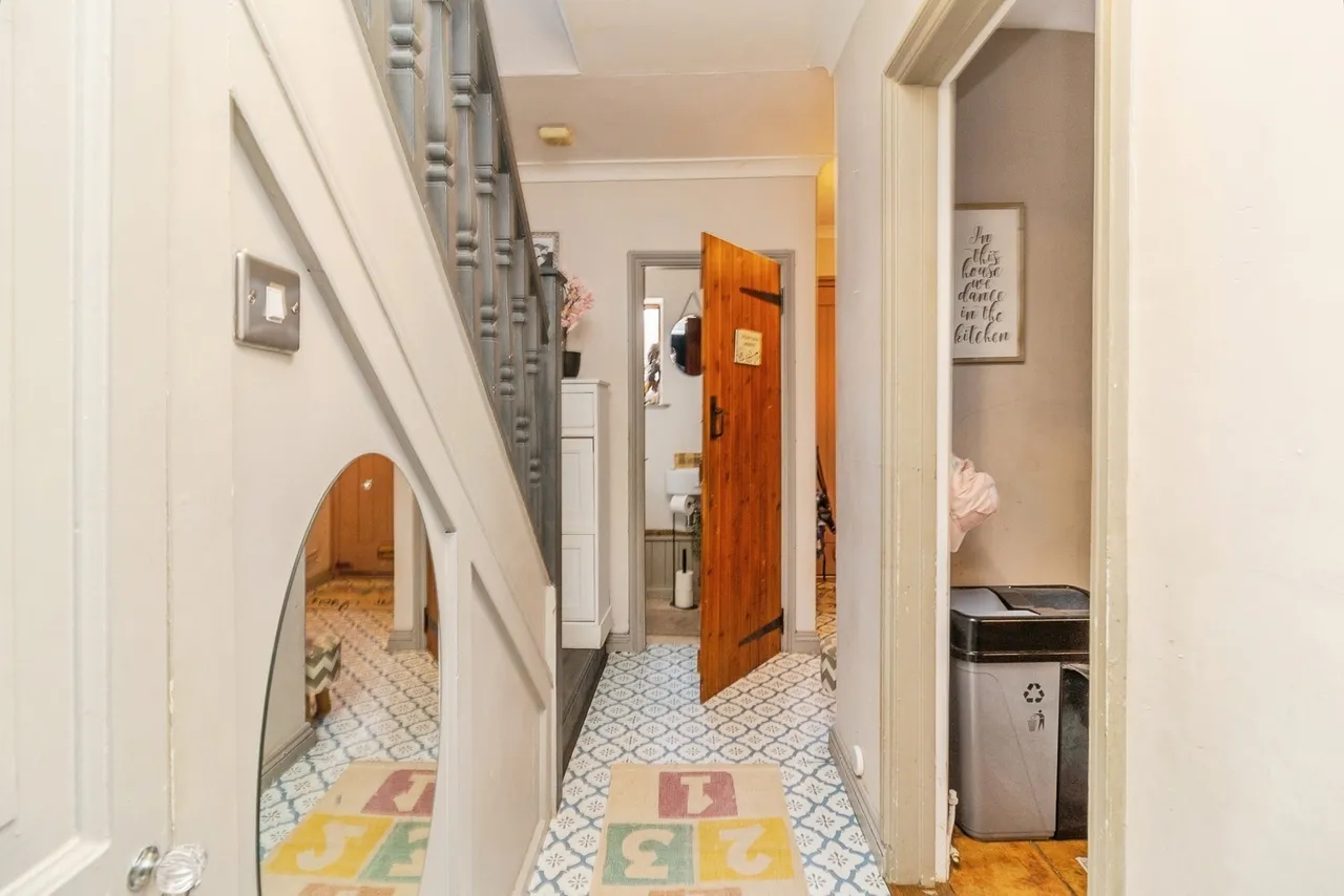 Chestnut Road, Yardley Gobion, NN12, photo 16