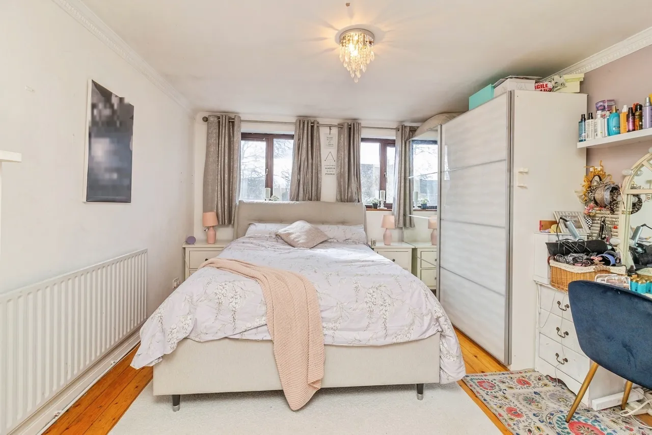 Chestnut Road, Yardley Gobion, NN12, photo 15