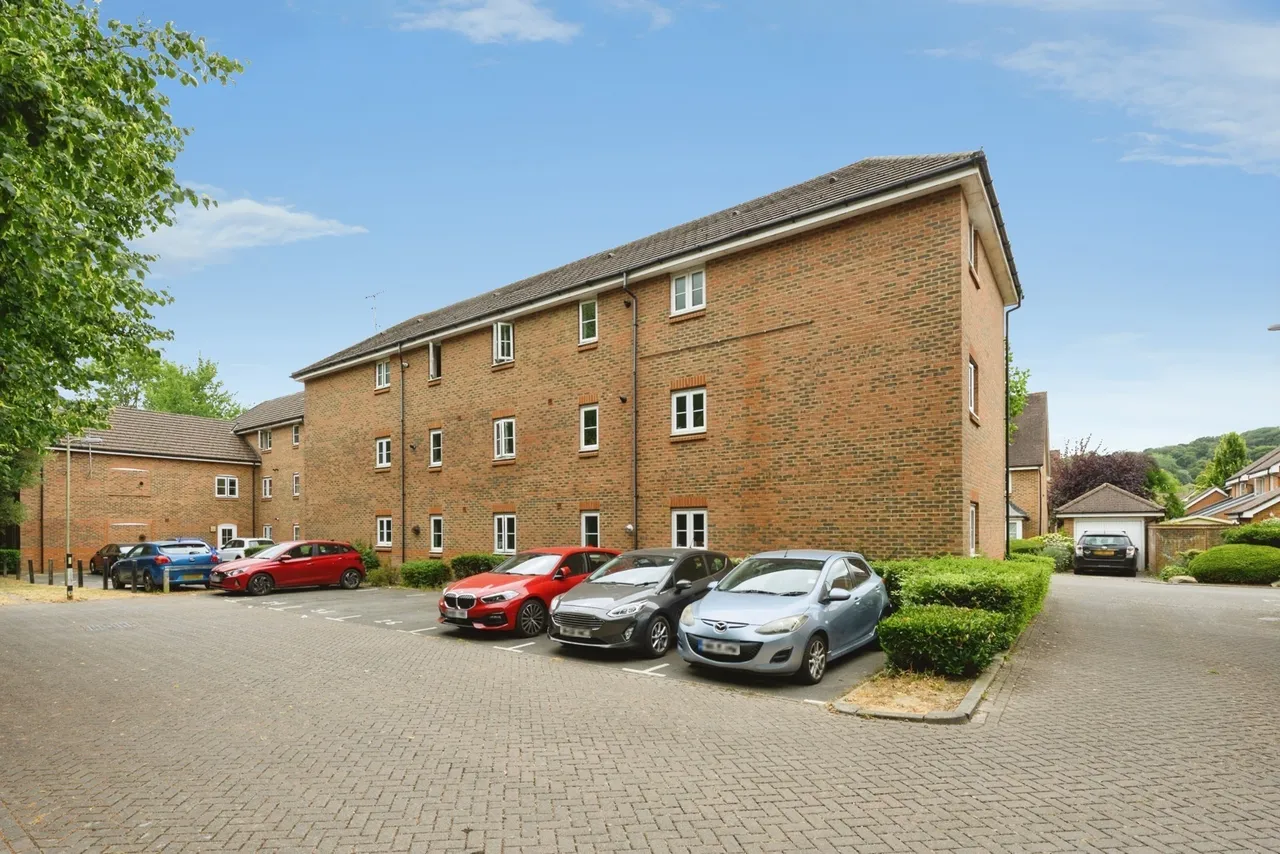 Kingsfield Way, Redhill, RH1, photo 13