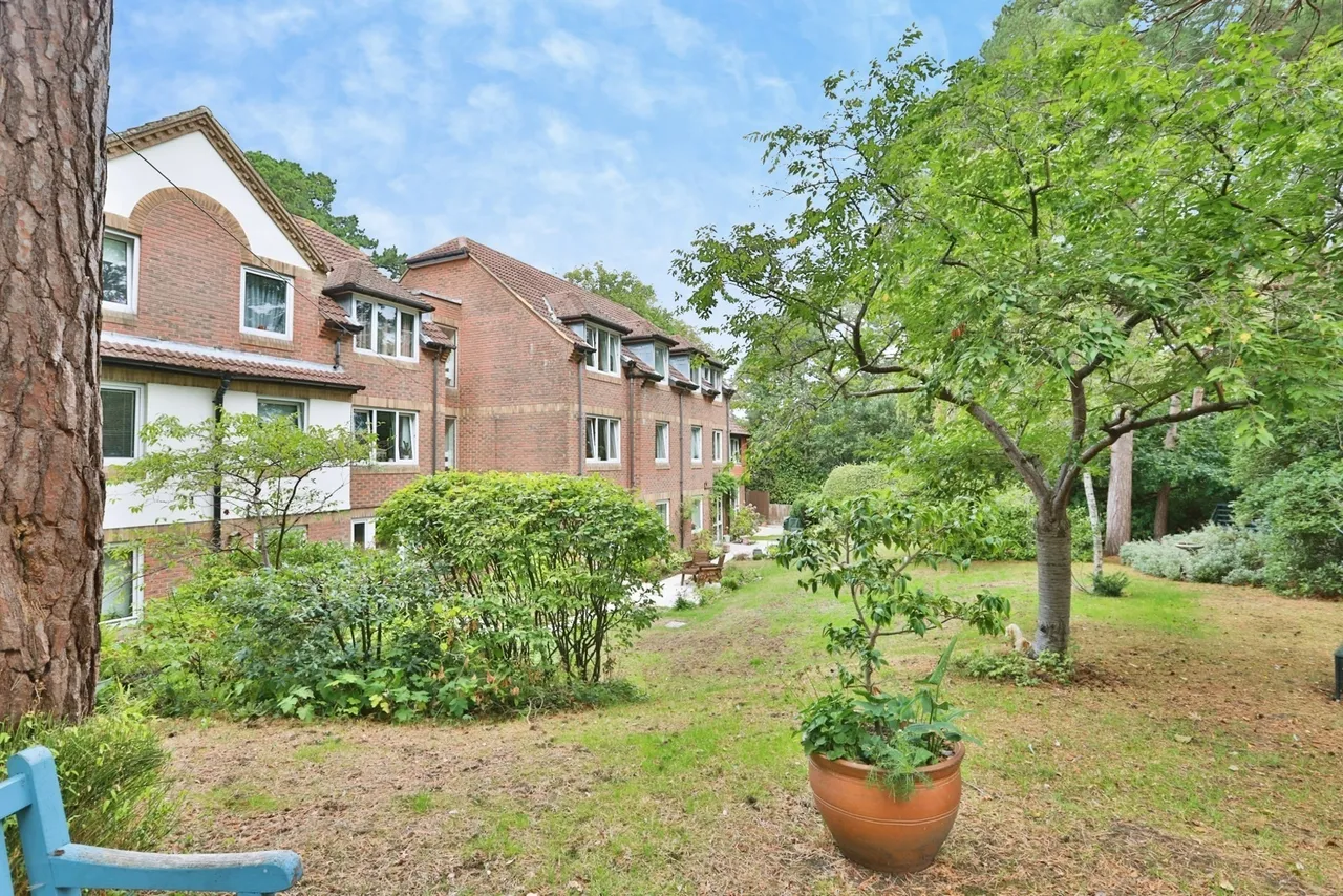 Queens Park West Drive, Bournemouth, BH8, photo 15