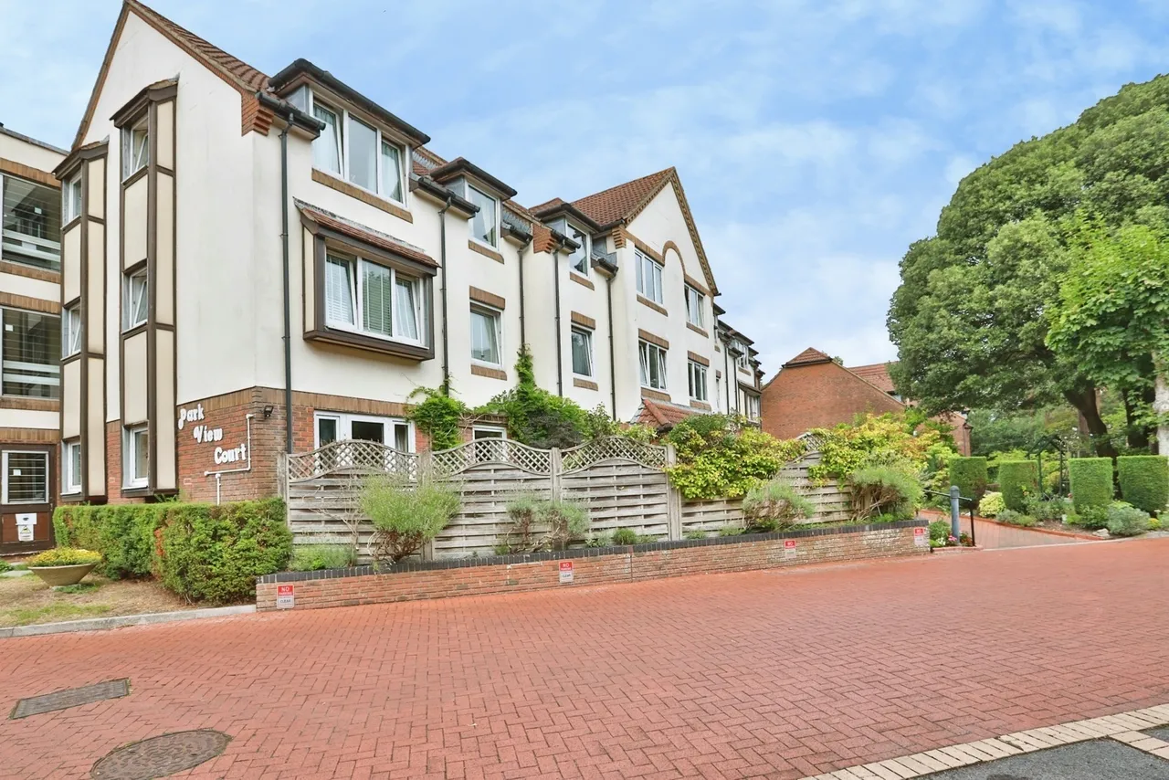 Queens Park West Drive, Bournemouth, BH8, photo 18