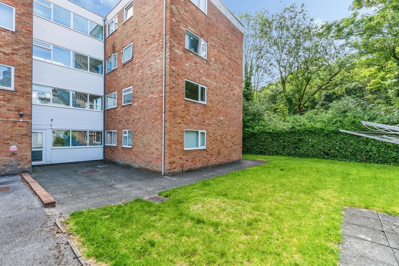 2 bed flat for sale — Middlebridge Street, Romsey