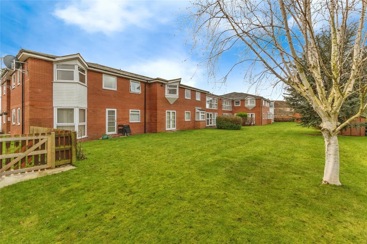 Wycliffe Court, Yarm, Durham, TS15, photo 12