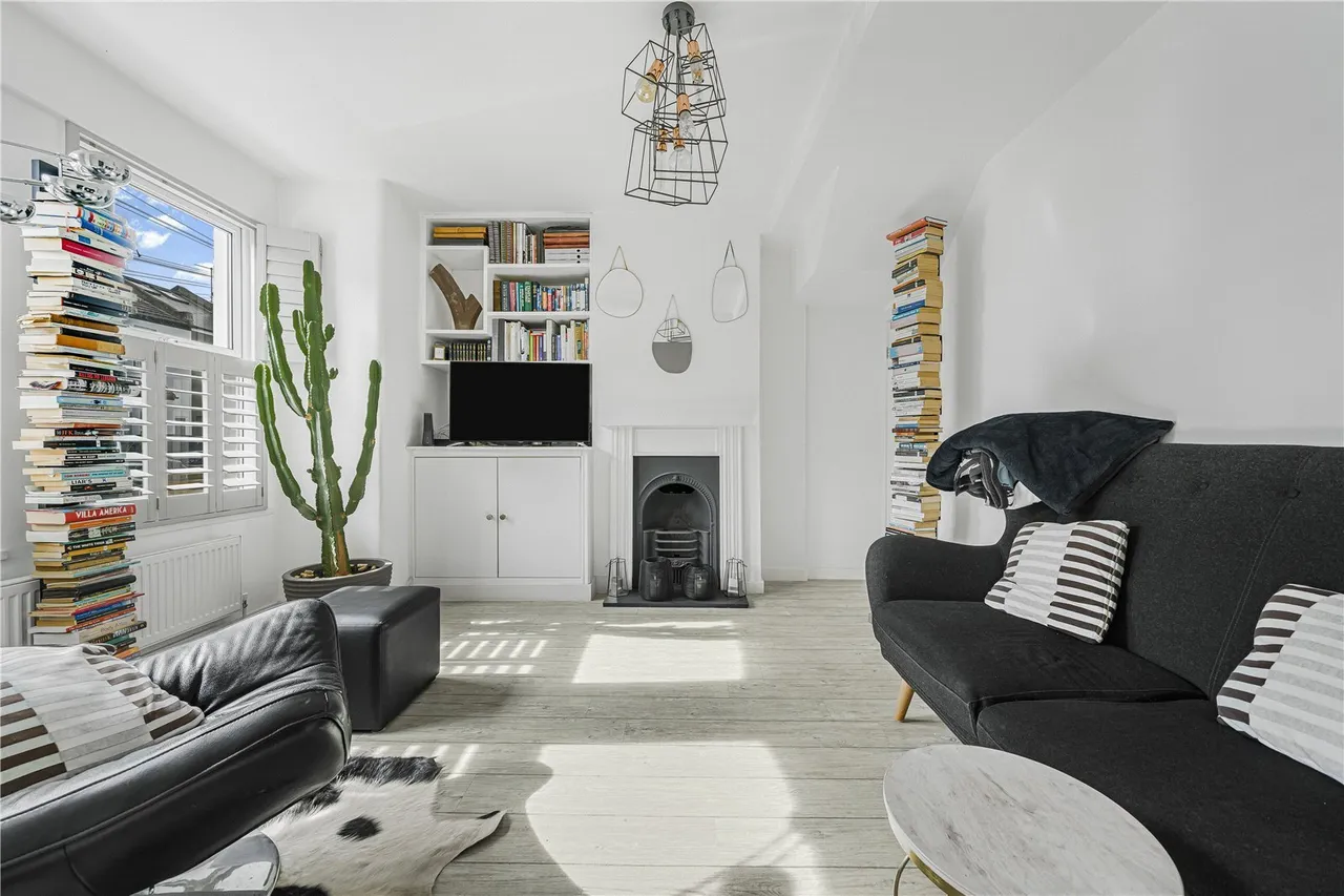 Springfield Road, Teddington, TW11, photo 2