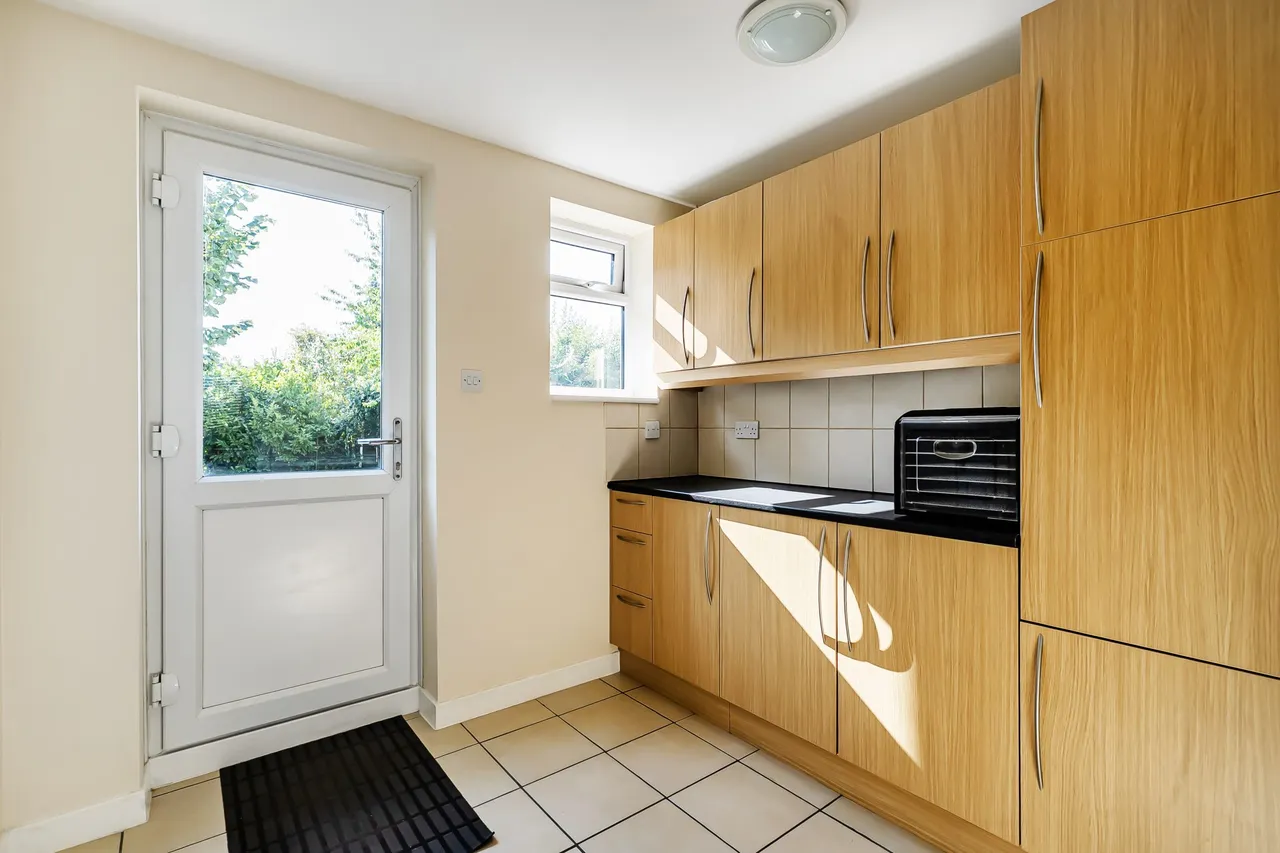Bridge View Hook Road, North Warnborough, Hook, RG29 1EW, photo 9