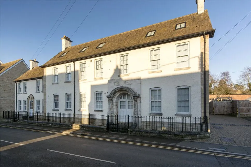 2 bed flat to rent — Flat 8 The Drill Hall, Benefield Road, Peterborough, PE8