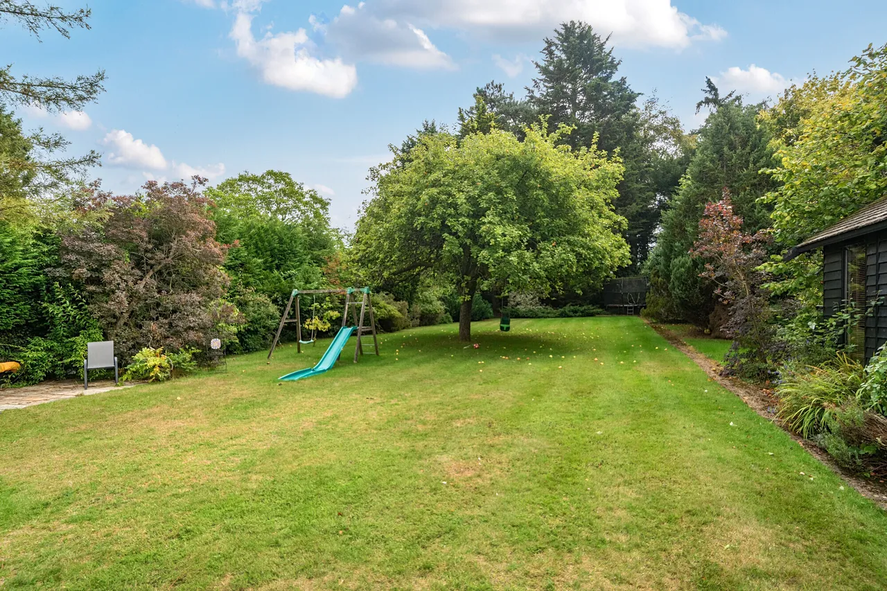 Ballinger Road, South Heath, HP16, photo 4