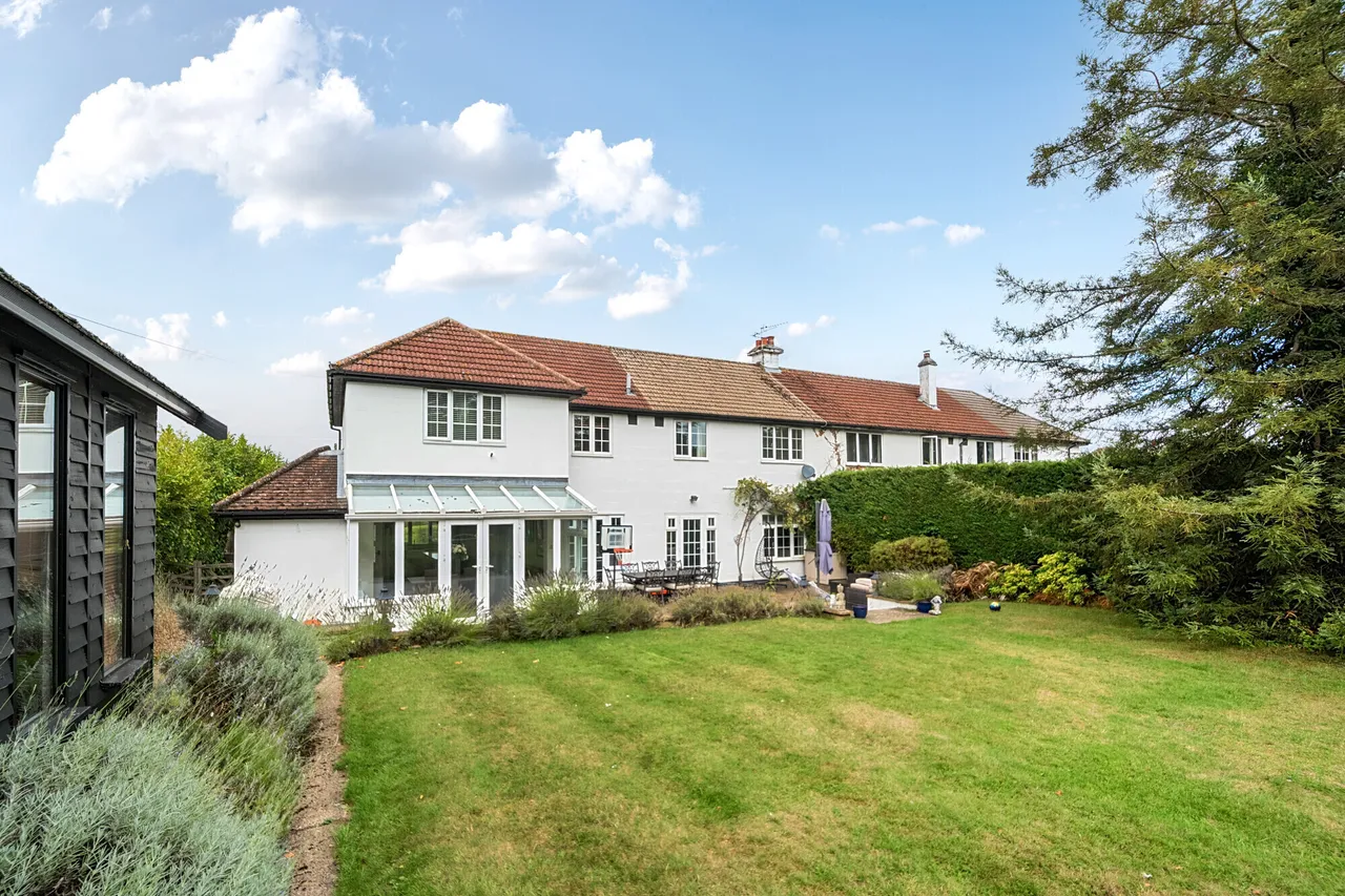 Ballinger Road, South Heath, HP16, photo 3
