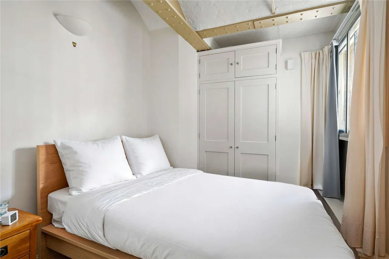 East Smithfield, London, E1W, photo 11