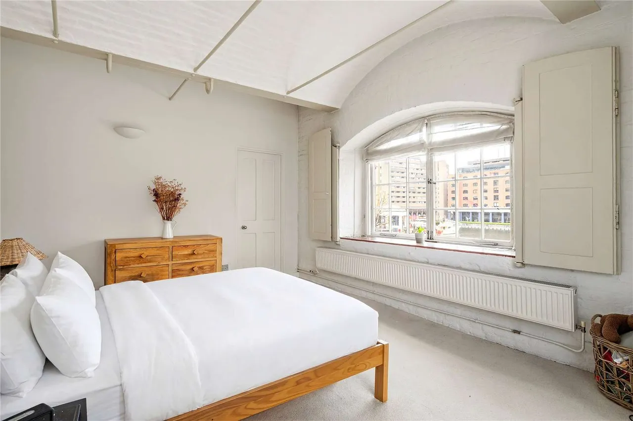 East Smithfield, London, E1W, photo 13