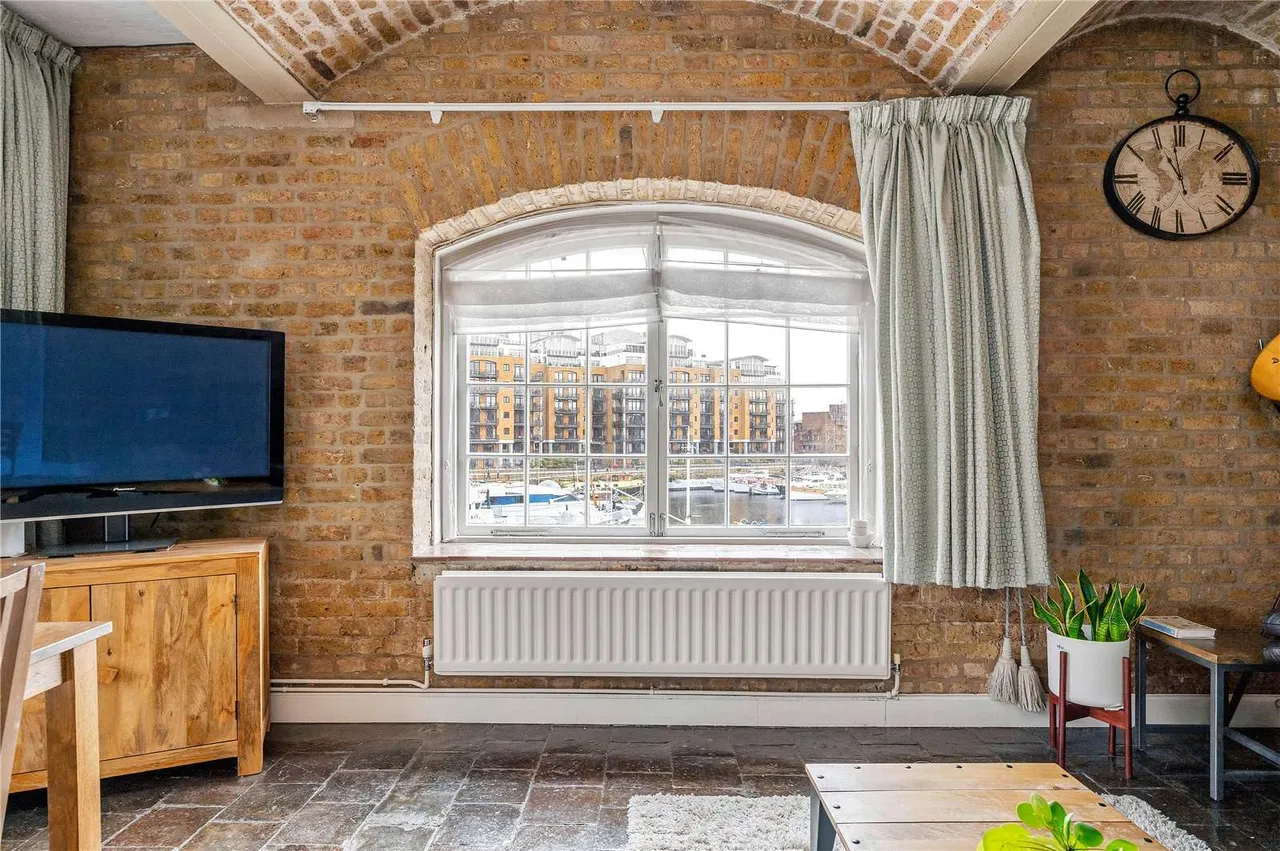 East Smithfield, London, E1W, photo 8