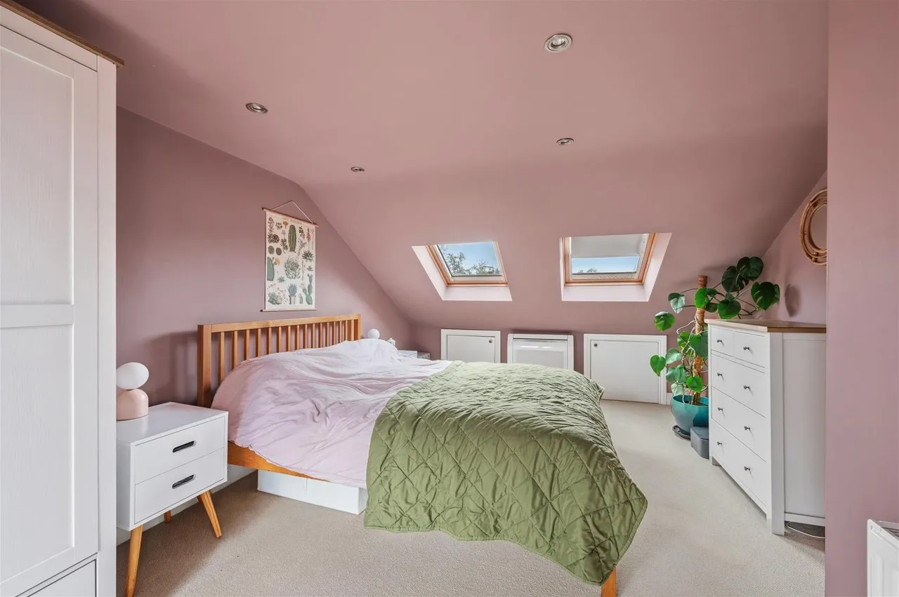 Dupont Road, London SW20 8EQ, photo 12