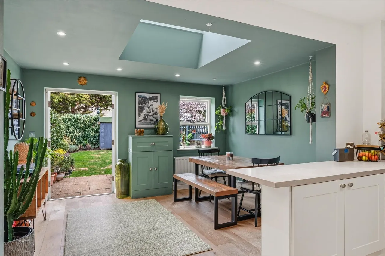 Dupont Road, London SW20 8EQ, photo 4